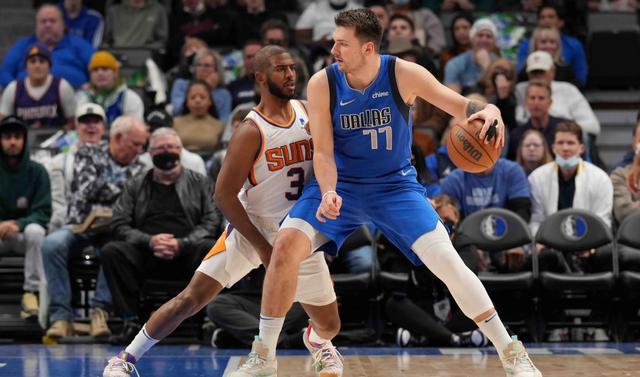 爱游戏下载-波兰队鏖战瑞典队，波尔扛起全队