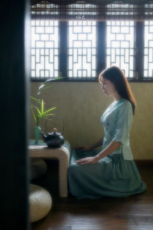 韧性的胜利，从欧国联到世乒赛的逆境之光