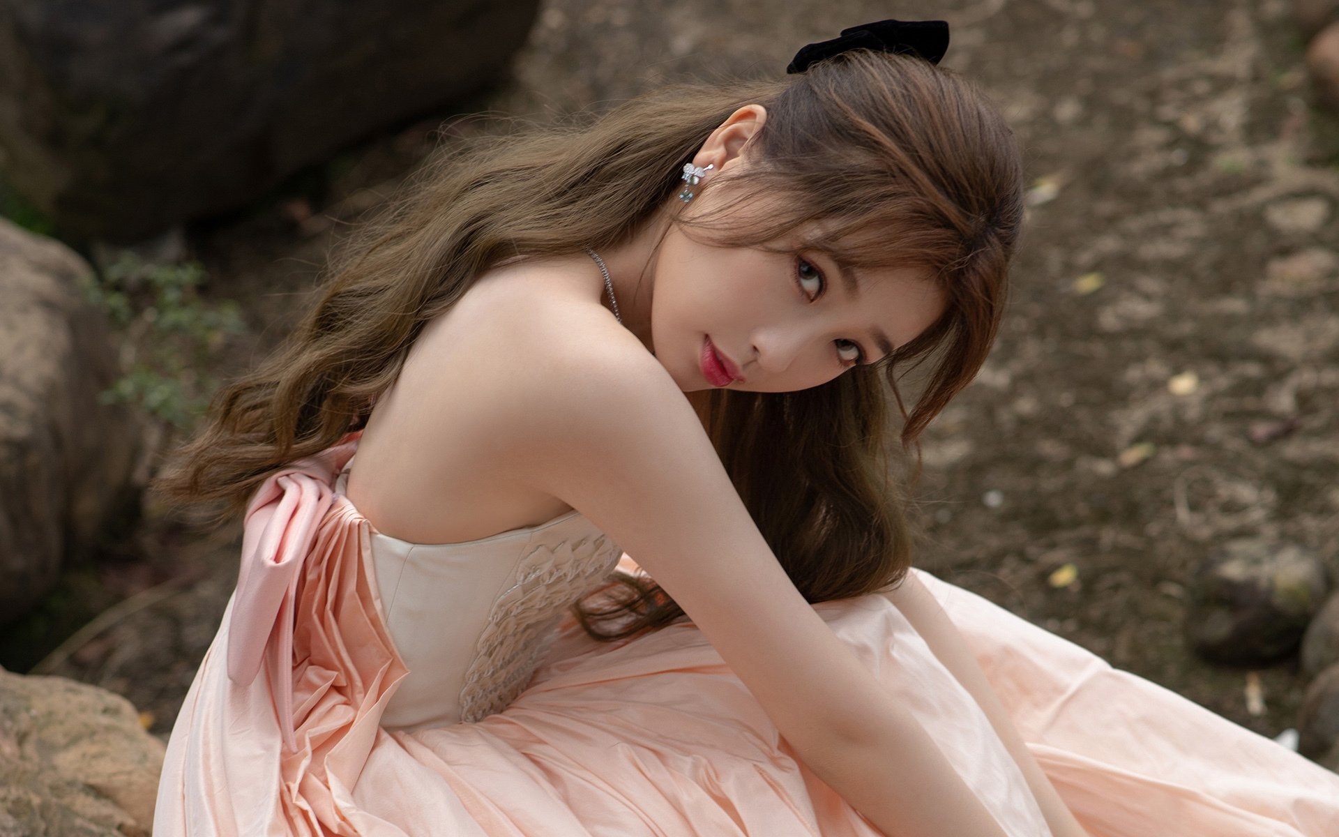 爱游戏官方-钢甲战车碾过维也纳森林，一柄名为林高远的冷箭却刺痛了荣耀