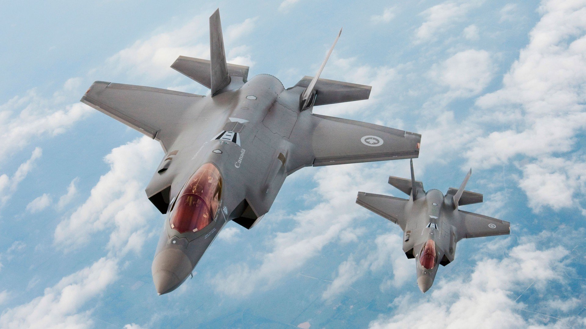 爱游戏tv-弯道与快攻，狭窄空间中的大师级表演—当F1街道赛的精准遇上篮球场的瞬间决策